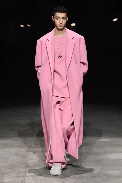 Look 28
